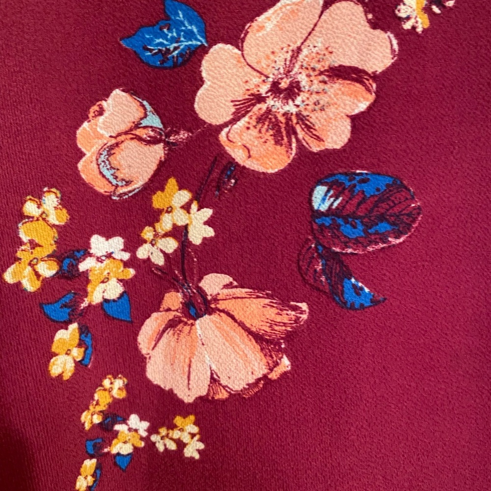 Rewind Blouse Women’s Medium Burgundy Floral Short Sleeve Top - Picture 4 of 4